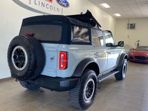 Used 2021 Ford Bronco Outer Banks w/ Sasquatch Package AWD/4WD image 8