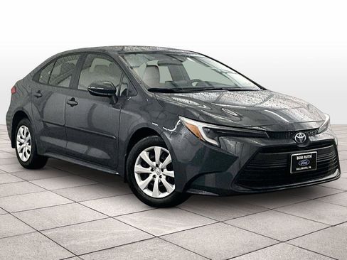 Used 2023 Toyota Corolla LE w/ Carpet Mat Package (TMS) image 2