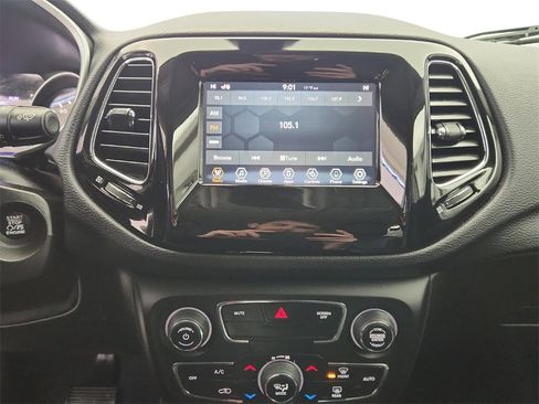 Used 2020 Jeep Compass Latitude image 16