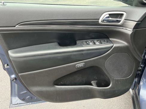 Used 2021 Jeep Grand Cherokee Limited w/ Trailer Tow Group IV image 26