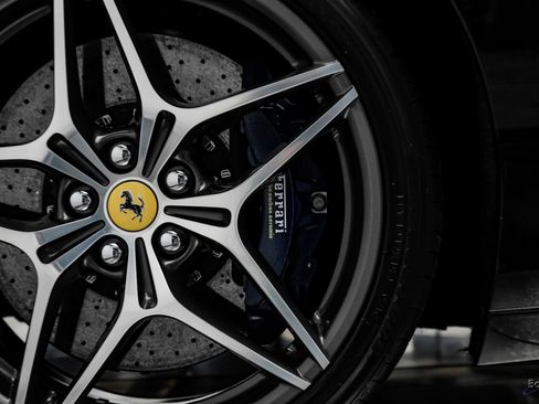 Used 2016 Ferrari California T image 88