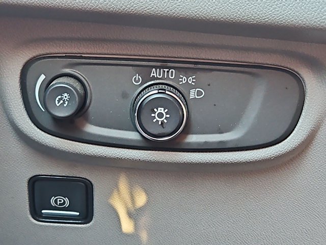Used 2018 GMC Terrain SLE AWD/4WD image 17