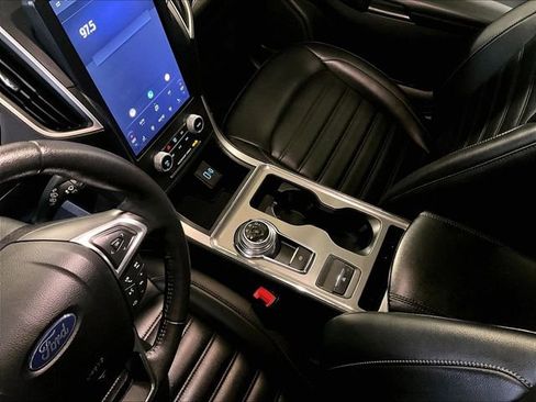 Used 2022 Ford Edge SEL image 15