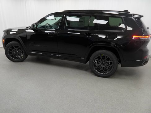 New 2025 Jeep Grand Cherokee L Summit image 14