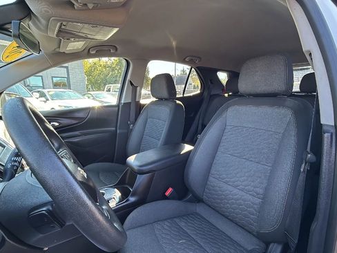 Used 2018 Chevrolet Equinox LT image 15