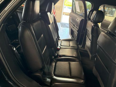 Used 2015 Ford Explorer XLT w/ Equipment Group 202B AWD/4WD image 48