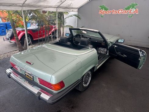 Used 1988 Mercedes-Benz 560 SL image 4