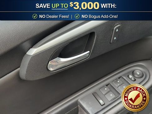 Used 2011 Chevrolet Traverse LT FWD image 16