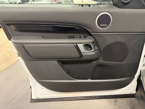 Used 2024 Land Rover Discovery S AWD/4WD image 8