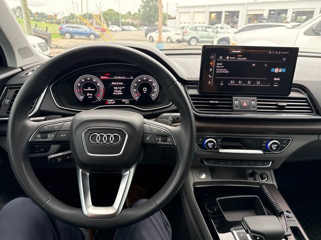 Used 2024 Audi Q5 2.0T Premium Plus w/ Premium Plus Package AWD/4WD image 11
