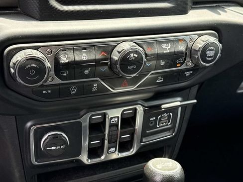Used 2022 Jeep Wrangler Unlimited Sport AWD/4WD image 51