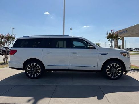 Used 2021 Lincoln Navigator L Reserve w/ Luxury Package RWD image 18