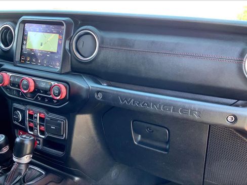 Used 2020 Jeep Wrangler Unlimited Rubicon w/ Quick Order Package 28Y Recon AWD/4WD image 19
