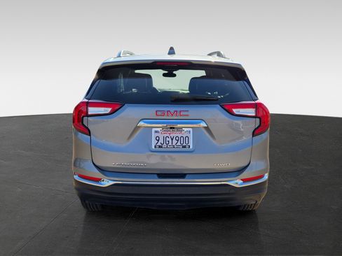 Used 2024 GMC Terrain SLT image 5