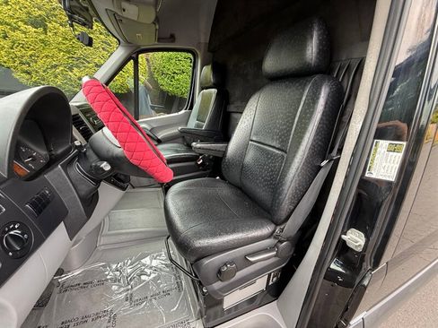 Used 2012 Mercedes-Benz Sprinter 2500 image 23