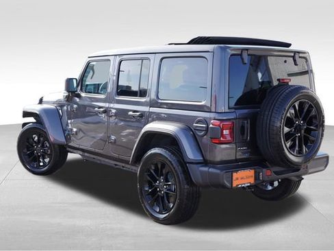 Certified 2025 Jeep Wrangler Unlimited Sahara w/ Safety Group image 8