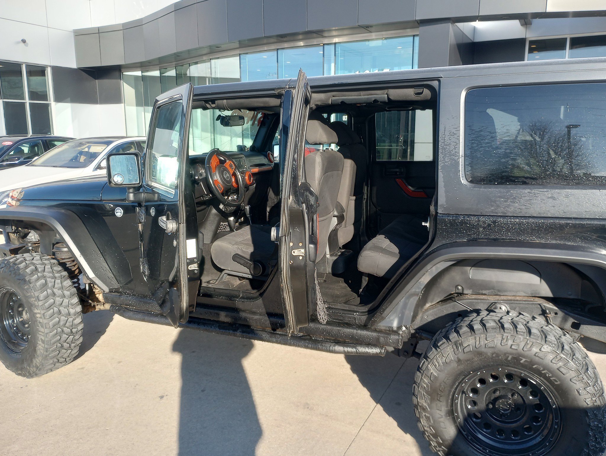 Used 2012 Jeep Wrangler Unlimited Rubicon w/ Dual Top Group AWD/4WD image 4