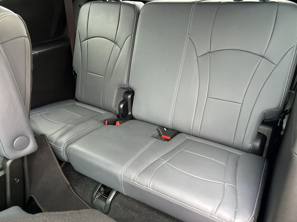 Used 2024 Buick Enclave Premium AWD/4WD image 26