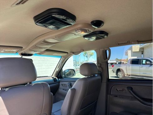 Used 2004 Toyota Sequoia SR5 RWD image 17