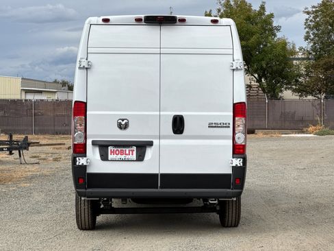 New 2026 RAM ProMaster 2500 w/ Quick Order Package 22G SLT image 4