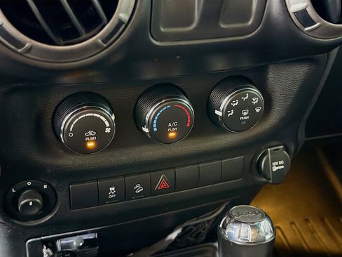 Used 2014 Jeep Wrangler Sport w/ Quick Order Package 24S AWD/4WD image 23