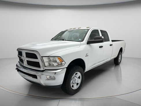 Used 2017 RAM 3500 Tradesman w/ Chrome Appearance Group AWD/4WD image 3