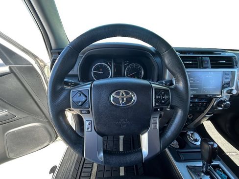 Used 2022 Toyota 4Runner Limited AWD/4WD image 4