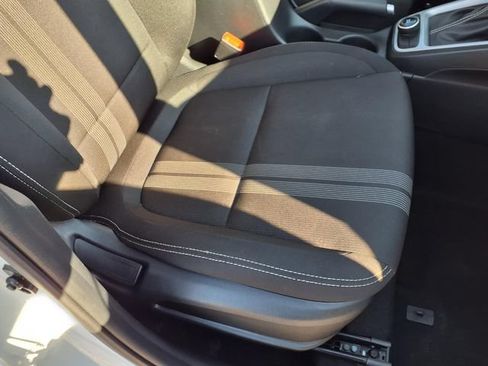 Used 2025 Hyundai Venue SEL FWD image 39