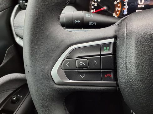 Used 2023 Jeep Compass Latitude w/ Convenience Group AWD/4WD image 14