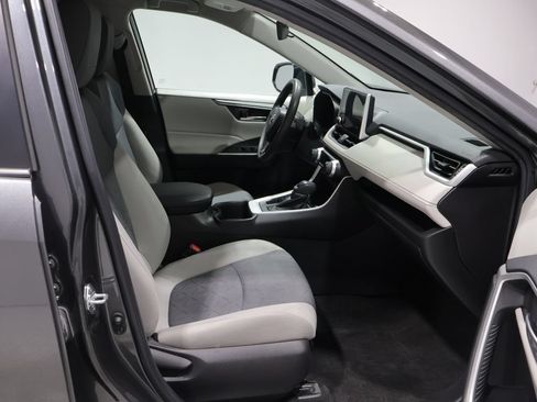 Used 2023 Toyota RAV4 XLE AWD/4WD image 21