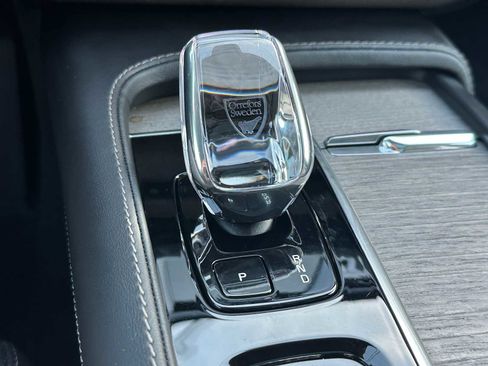 Certified 2024 Volvo XC90 T8 Ultimate w/ Protection Package Premier image 31