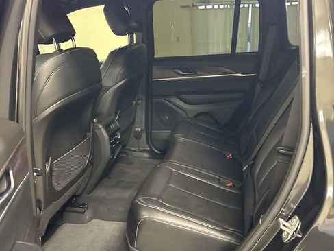 Used 2024 Jeep Grand Cherokee Limited w/ Black Appearance Package image 23