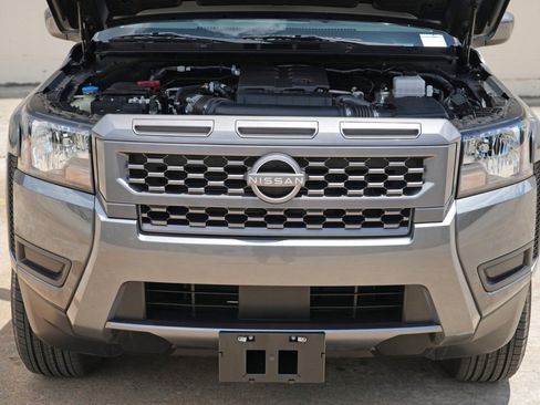 Used 2025 Nissan Frontier SV w/ Tow Package RWD image 8