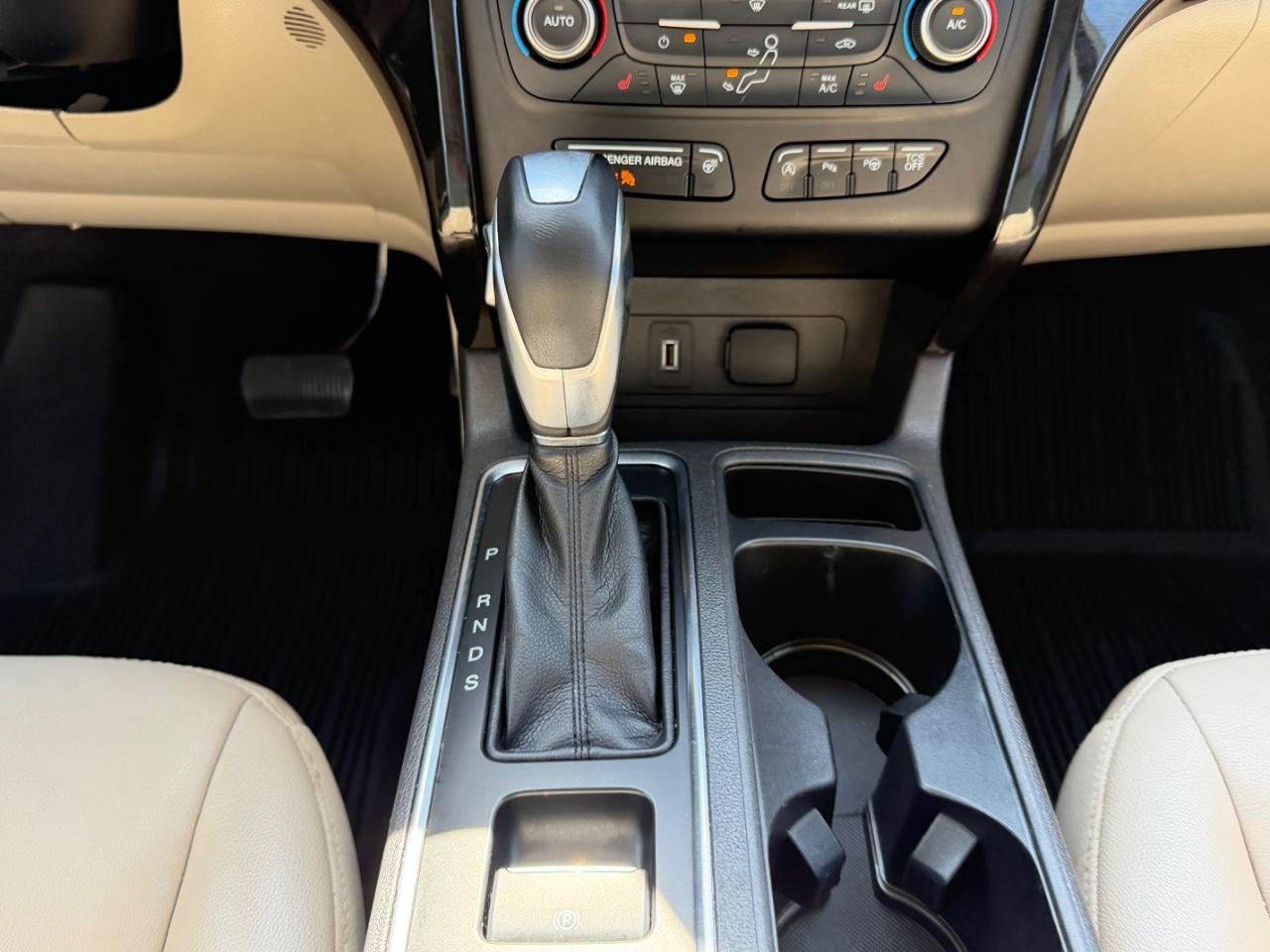Used 2019 Ford Escape Titanium FWD image 18