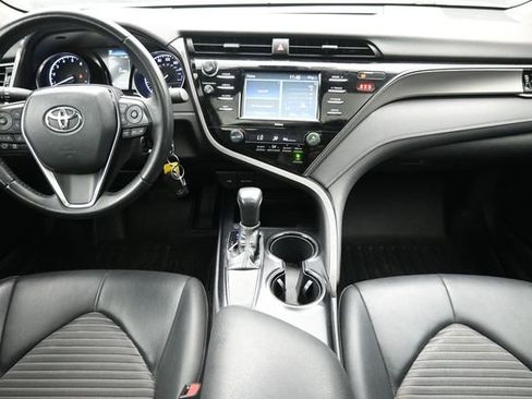 Used 2020 Toyota Camry SE FWD image 21