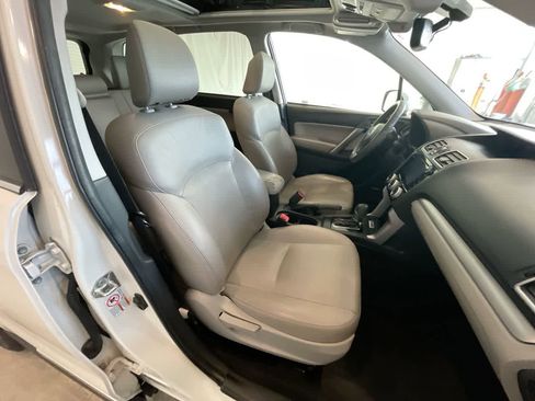 Used 2016 Subaru Forester 2.5i Touring w/ Eyesight & Navigation System image 25
