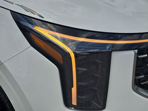 New 2026 Kia Carnival SX image 5