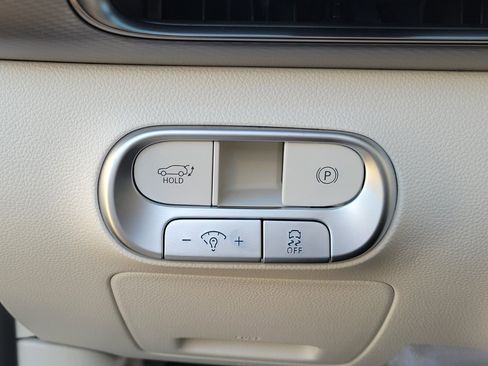 Used 2025 Genesis GV60 Advanced image 26