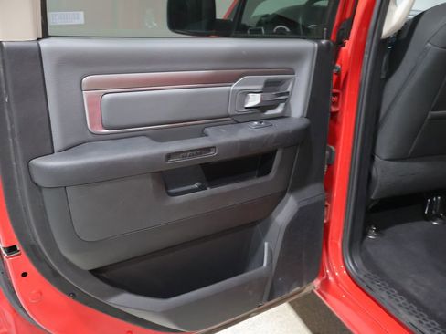 Used 2023 RAM 1500 Classic SLT AWD/4WD image 17