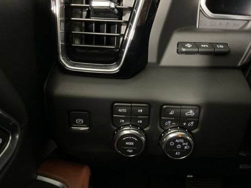 Used 2026 GMC Sierra 2500 Denali Ultimate w/ Snow Plow Prep/Camper Package AWD/4WD image 27