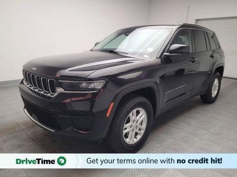 Used 2023 Jeep Grand Cherokee Laredo RWD image 1