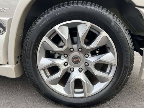 Used 2024 GMC Savana 2500 RWD image 12