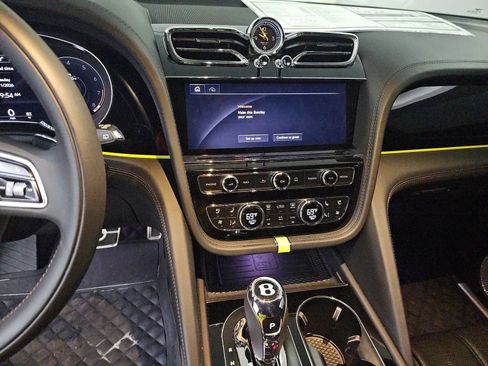 Used 2023 Bentley Bentayga Extended Wheelbase AWD/4WD image 5
