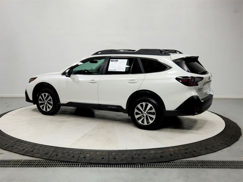 Used 2021 Subaru Outback Premium image 5