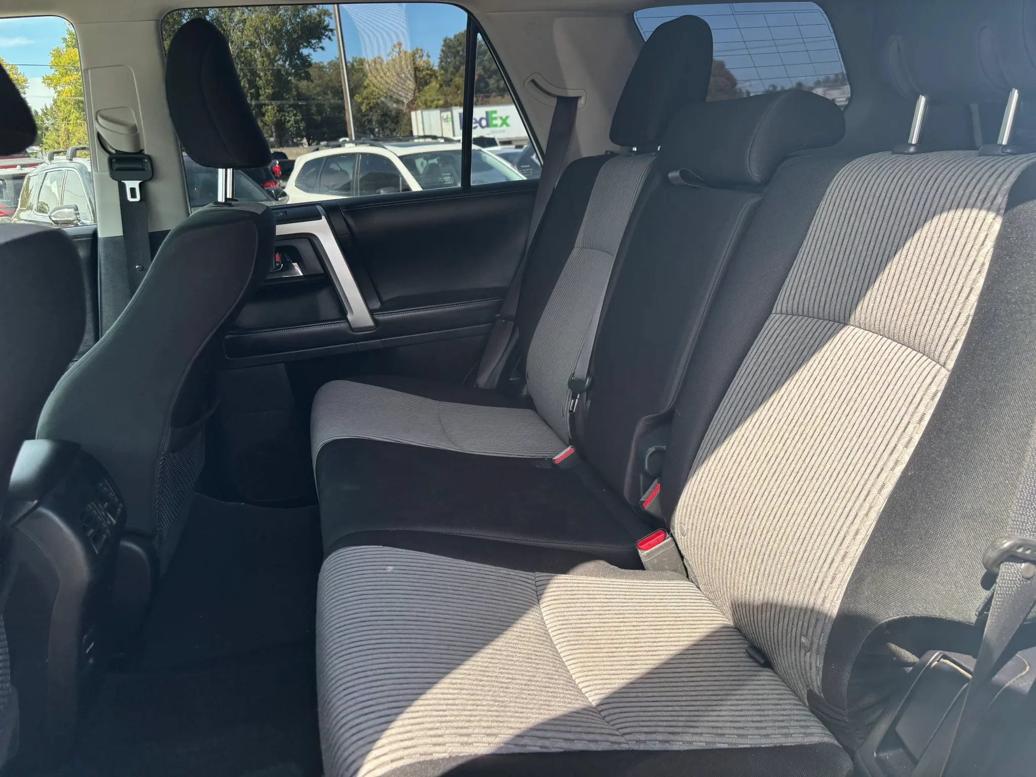 Used 2019 Toyota 4Runner SR5 AWD/4WD image 15