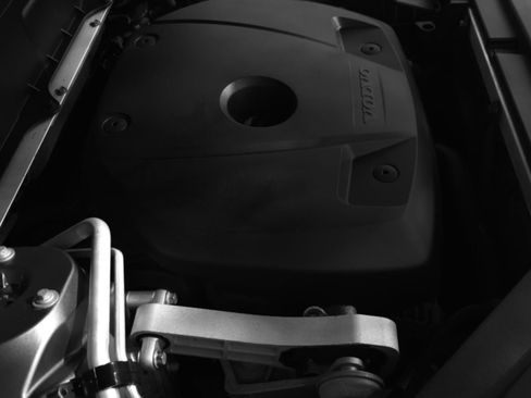 Used 2018 Volvo XC90 T6 Momentum w/ Convenience Package image 11