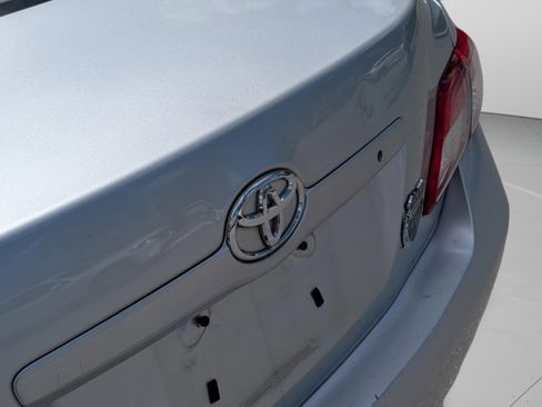 Used 2010 Toyota Camry LE FWD image 31