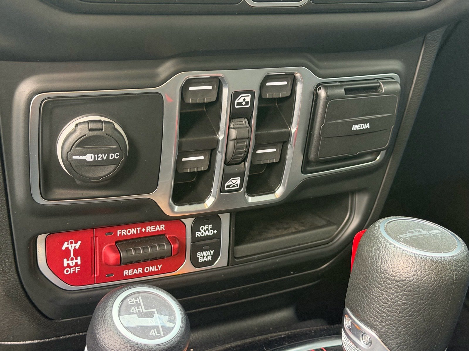 Used 2023 Jeep Gladiator Rubicon w/ LED Lighting Group AWD/4WD image 27
