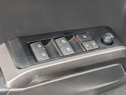 Used 2022 Toyota Tacoma TRD Sport AWD/4WD image 15