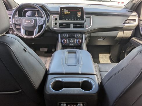 Used 2023 GMC Yukon XL SLT w/ SLT Luxury Package AWD/4WD image 28